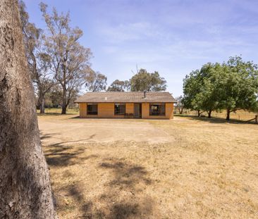 Three Bedroom Home - Photo 3