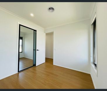 Convenient Tarneit Living – Near Schools, Station & Shops! - Photo 3