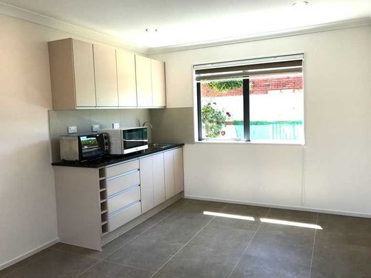 1 bedroom unit in Pakuranga - Photo 1