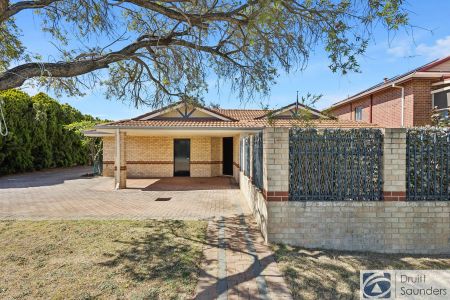 FANTASTIC VILLA IN PRIME LOCATION - Photo 2