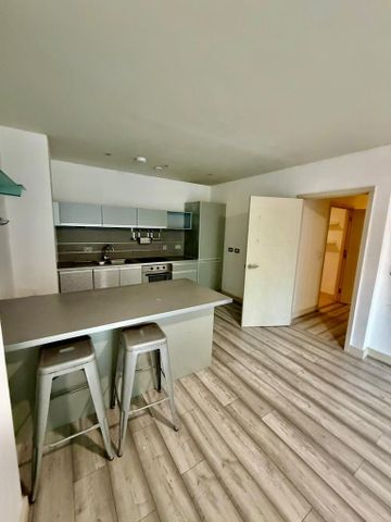 2 bedroom apartment to rent - Photo 4