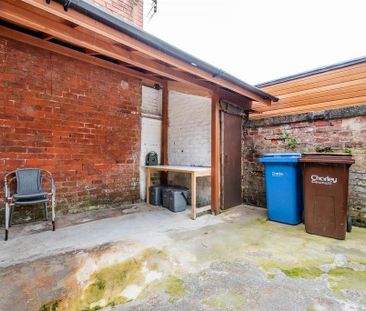 2 bedroom terraced house to rent - Photo 4