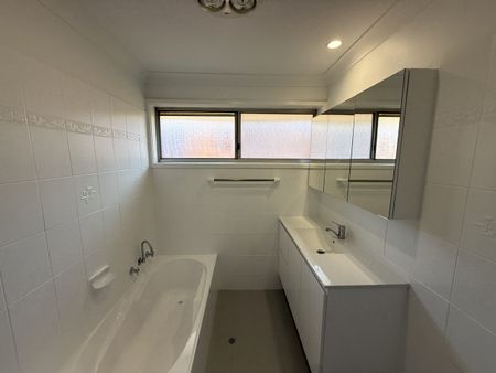 2/40 Kimian Ave, 2298, Waratah West - Photo 2