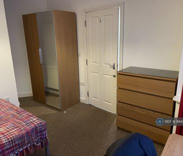 1 bedroom in a house share to rent - Photo 5