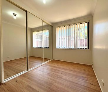 Family Home in Peaceful Edensor Park! - Photo 4