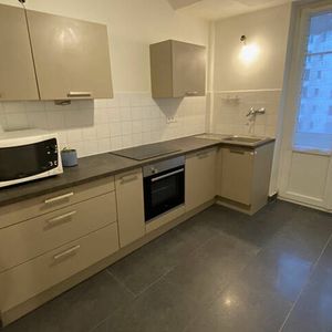 A LOUER - GRAND 2 PIECES AVEC BALCONS - STRASBOURG CENTRE - Photo 2