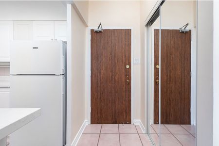 For Lease - 34 Walmer Road Unit# 705, Toronto, Ontario - Photo 2