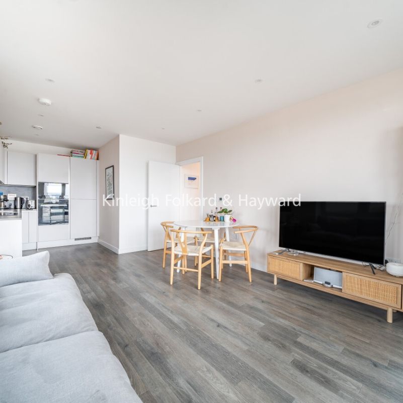 Hanbury Road, London, W3 - Photo 1