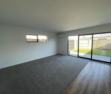 Stylish brand-new units in prime location - Photo 3