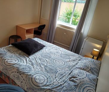 Room in a Shared House, Demesne Road, M16 - Photo 4