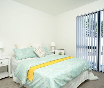 MANGERE BRIDGE, 3 BEDROOMS - Photo 6