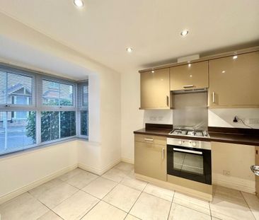 4 bedroom semi-detached house to rent - Photo 5