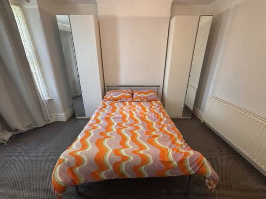 Room in a Shared House, Furness Road, NW10 - Photo 1