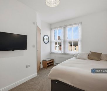 1 bedroom in a house share to rent - Photo 5