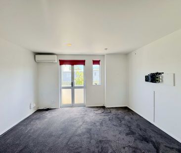 Convenient Glen Eden Living – 3 Bed Townhouse with Garage - Photo 5