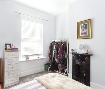 A charming 2 bedroom terrace property located in the popular South ... - Photo 4