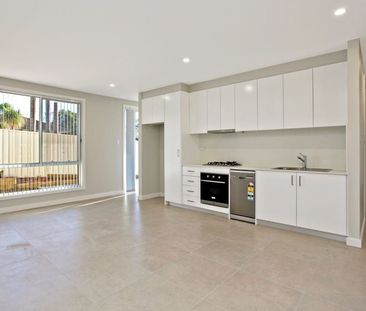 MODERN 2 BEDROOM PRIVATE & STYLISH GRANNY FLAT FOR RENT - Photo 2
