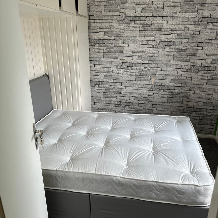 Wynters Room 4 - Photo 1