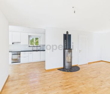 Frisch renovierte 4.5-Wohnung mit grosser Terrasse an ruhiger Wohnl... - Foto 2