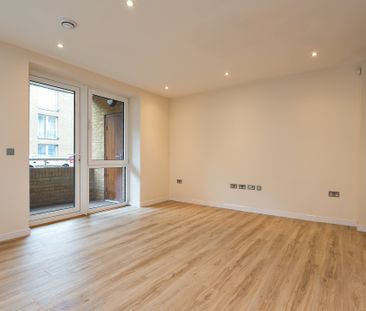 Almansa Way, Lymington, SO41 flat to rent - Photo 3