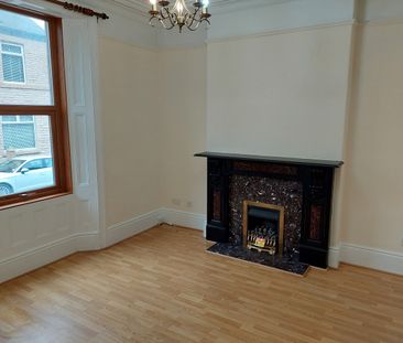 3 Bed Terraced House, Hawthorn Road, S6 - Photo 3
