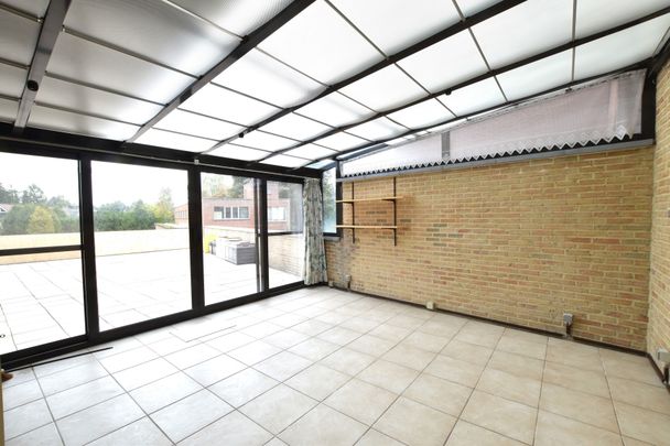 Ruim appartement met 2 slpk., riant terras van 170m² en garagebox - Photo 1