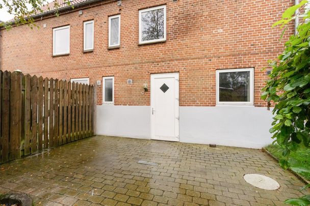 2-værelses lejlighed på 62 kvm., udlejes pr. 01.12.2025 - Photo 1