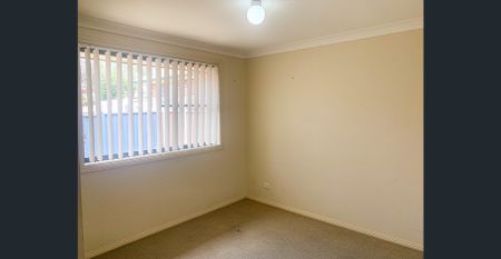 Modern Three Bedroom Home - Photo 2