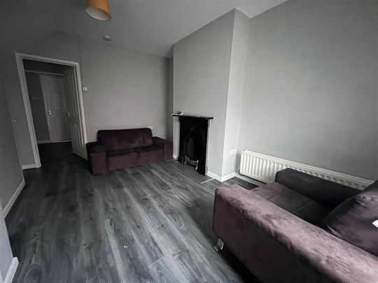 16 Runnymede Parade, Belfast, BT12 6NF - Photo 1