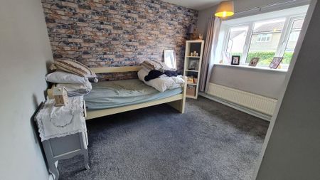 3 bedroom terraced house to rent - Photo 5