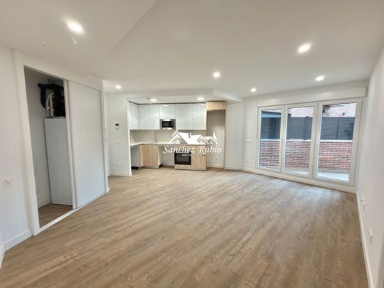 Piso de alquiler en Calle de las Matas, 1, Casa Amarilla - Photo 1