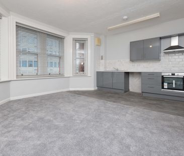 1 bed flat to rent in Fir Vale Road, Bournemouth, BH1 - Photo 2