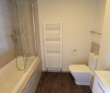 Regents Place, Walton On Thames - Photo 3