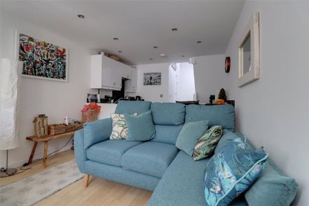1 bedroom end of terrace house to rent - Photo 2