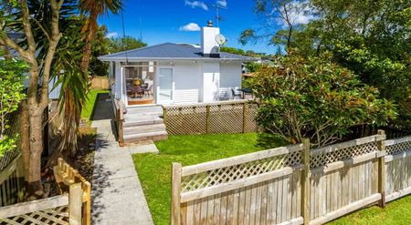 Perfect home located in the sought-after Double Westlake Zone! - Photo 4