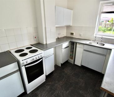 2 bedroom end of terrace house to rent - Photo 3
