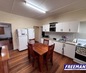 Fabulous Family Home with 9x7.5m shed extra high for mobile home & ... - Photo 2