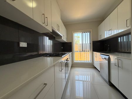 13 Sagwan Glade, Schofields NSW 2762 - Villa For Rent | Domain - Photo 5