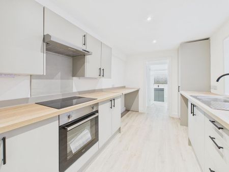 3 bedroom terraced house to rent - Photo 5