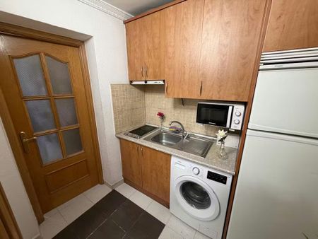 Calle de Hortaleza, Madrid, Community of Madrid 28004 - Photo 2