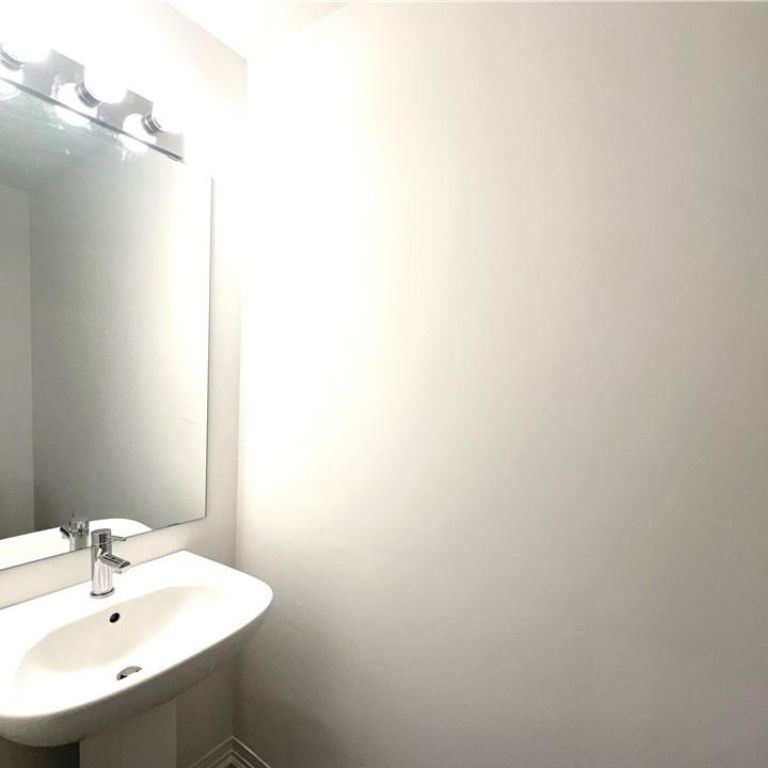 For Lease - 34 Sidney Rose Common, St. Catharines, Ontario - Photo 1