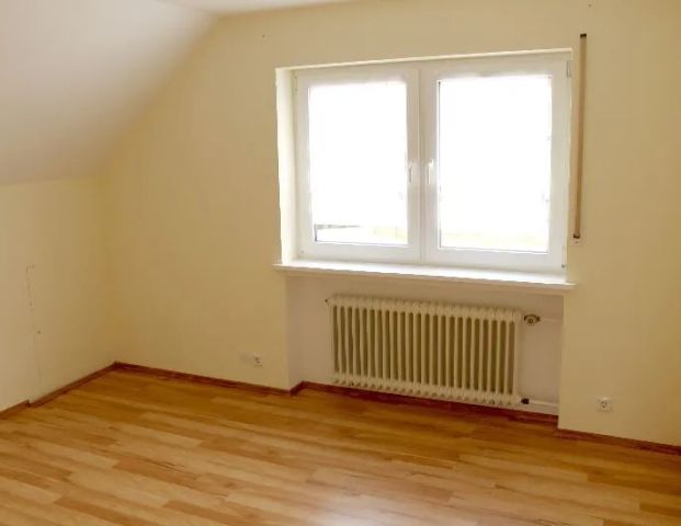 Perfekt für Paare: Helle & moderne Etagenwohnung mit Balkon & Einbauküche! - Foto 1