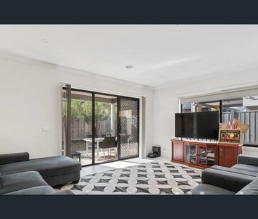 Stylish Family Living in a Prime Truganina Location - Photo 3