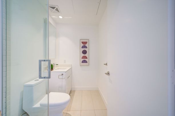 For Lease - 7 Grenville Street Unit# 3211, Toronto, Ontario - Photo 1