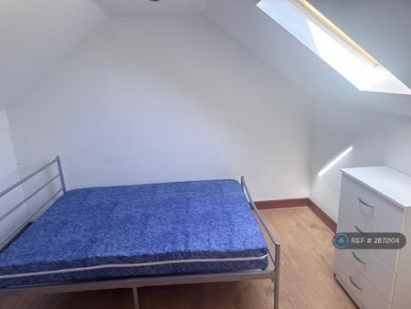 6 bedroom semi-detached house to rent - Photo 4