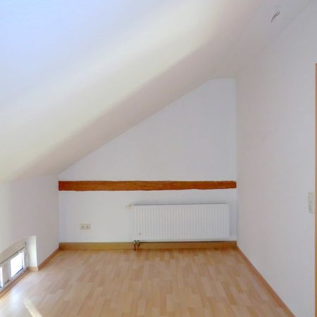 Dachgeschosswohnung mit extra großem zentralen Wohnraum - Photo 4