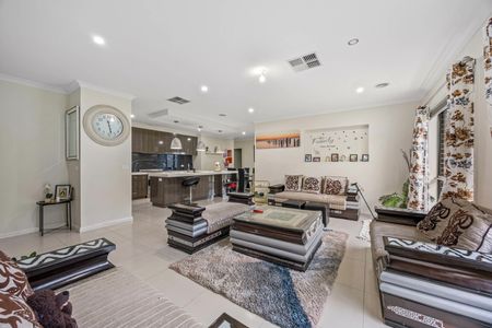 Large Executive Home In Established Estate! - Photo 3