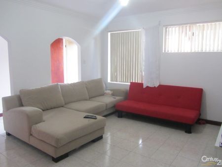 Renovated Townhouse - Photo 5