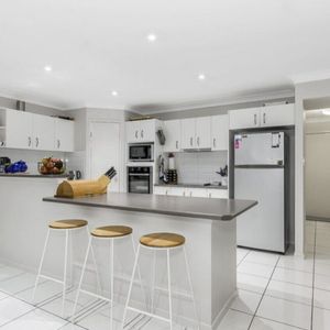 Upper Coomera - Photo 2