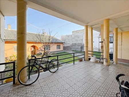 Kiadó átlagos állapotú lakás - Kecskemét - Photo 2